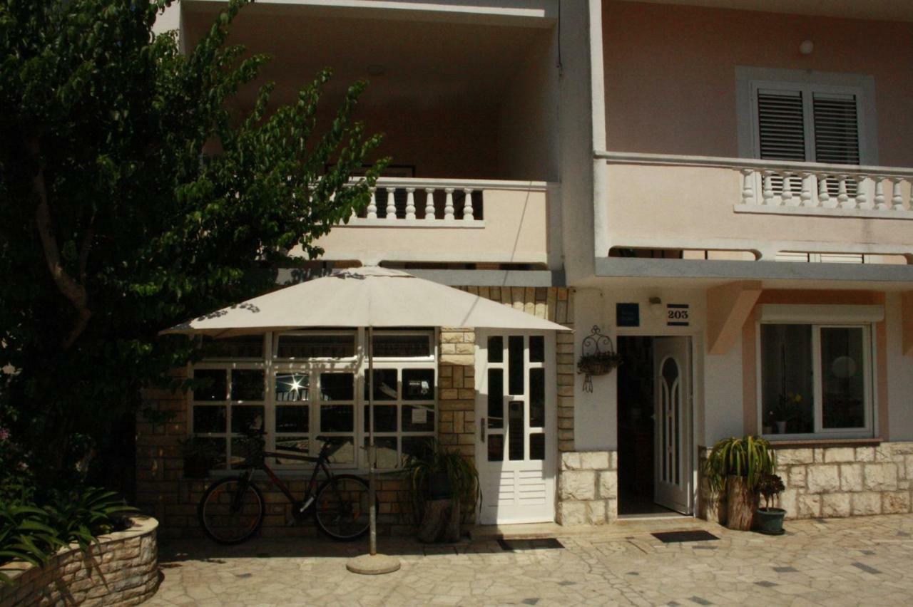 Banjol Guesthouse Matusan'S Place מראה חיצוני תמונה