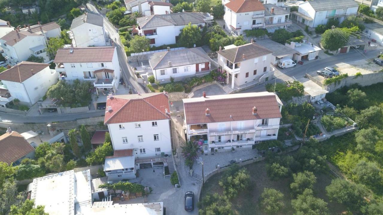 Banjol Guesthouse Matusan'S Place מראה חיצוני תמונה